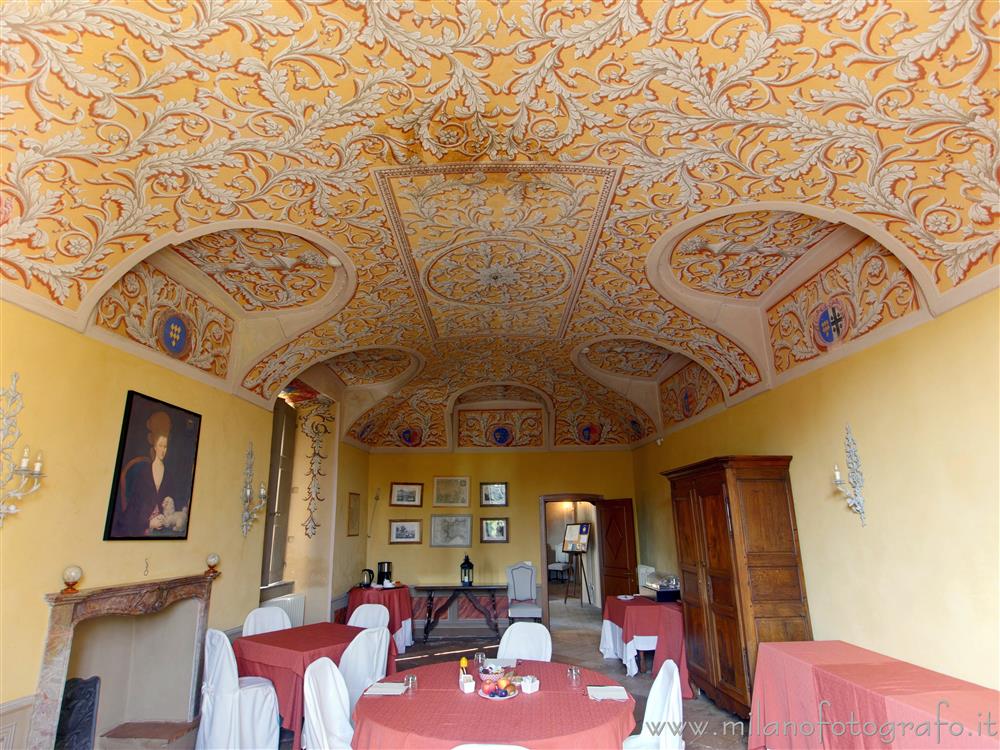 Sandigliano (Biella) - Sala da pranzo del castello La Rocchetta